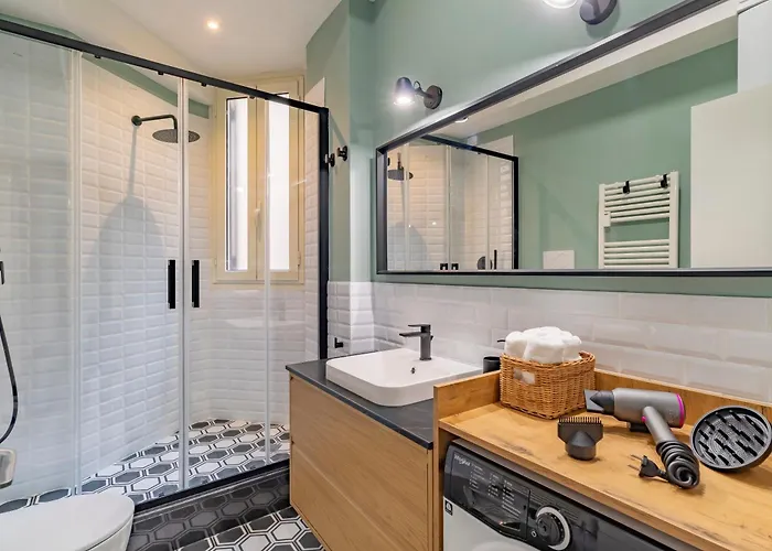 Domus Ana- Modern Elegance, Steps Away From The Colosseum And The Historic Center Apartment Rom